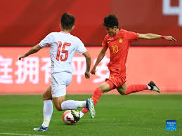 他是